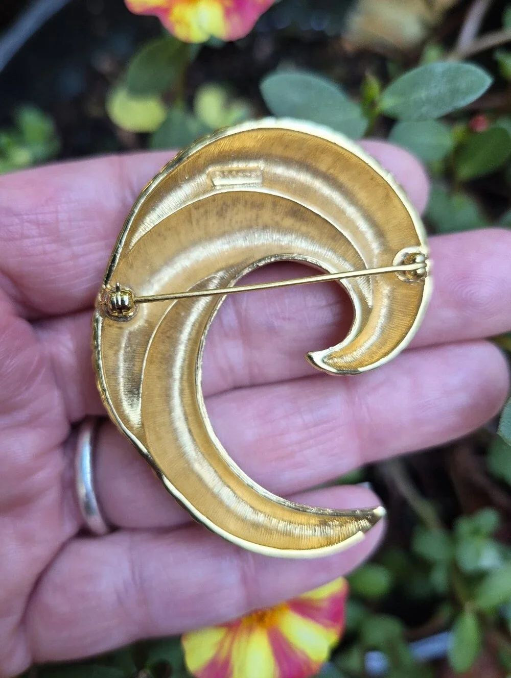 Monet Vintage Aries Ram Horn Ribbed Textured Crescent Statement Brooch 2.25